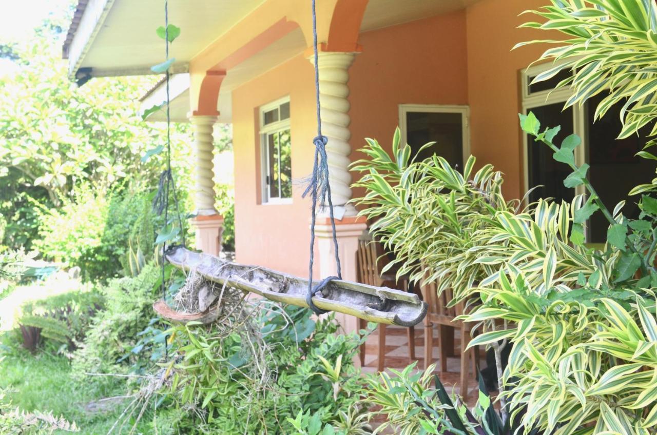 Fare Om Hotel Pihaena Exterior foto