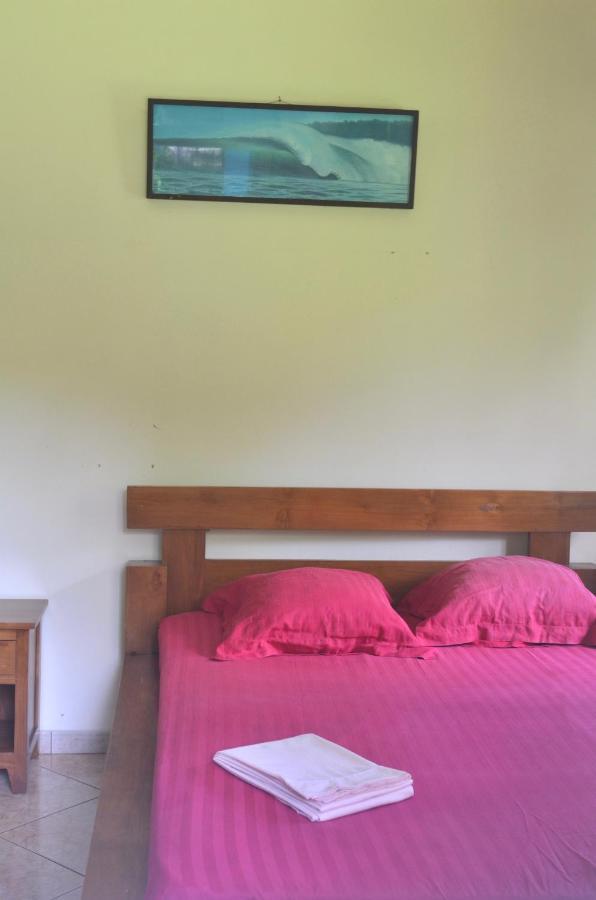 Fare Om Hotel Pihaena Exterior foto